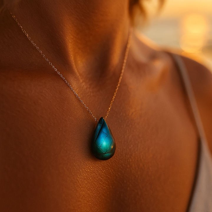 Isolde™ | Effortless Labradorite Glow Charm