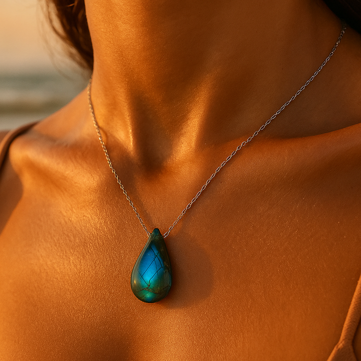 Isolde™ | Effortless Labradorite Glow Charm