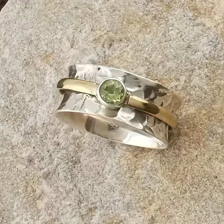 Isolde™ | Emerald-Tone Spark Ring