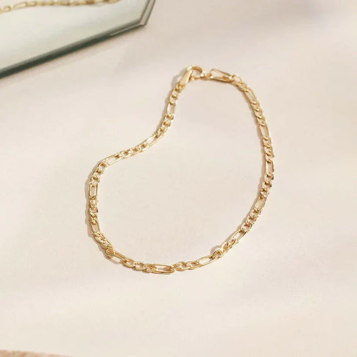 Neris Alaine Golden Chain Bracelet